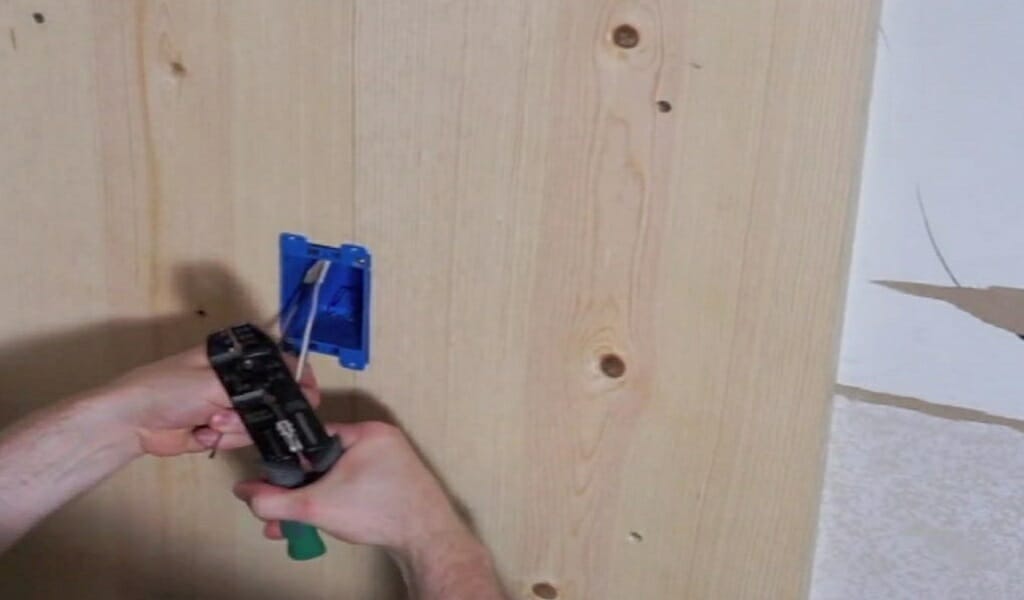 cut off extra wires in outlet box