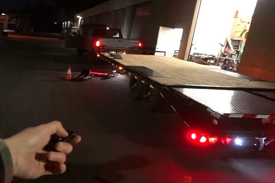 switching on the trailer lights