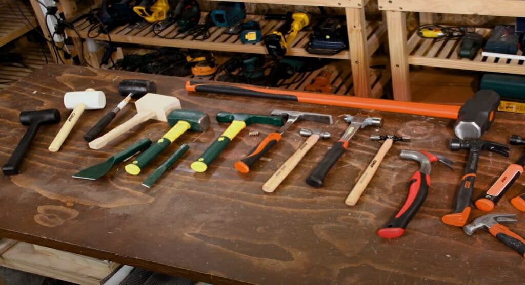 different type and size of hammers