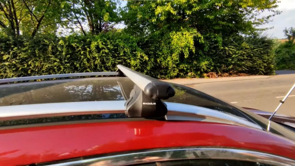 bar on car roof