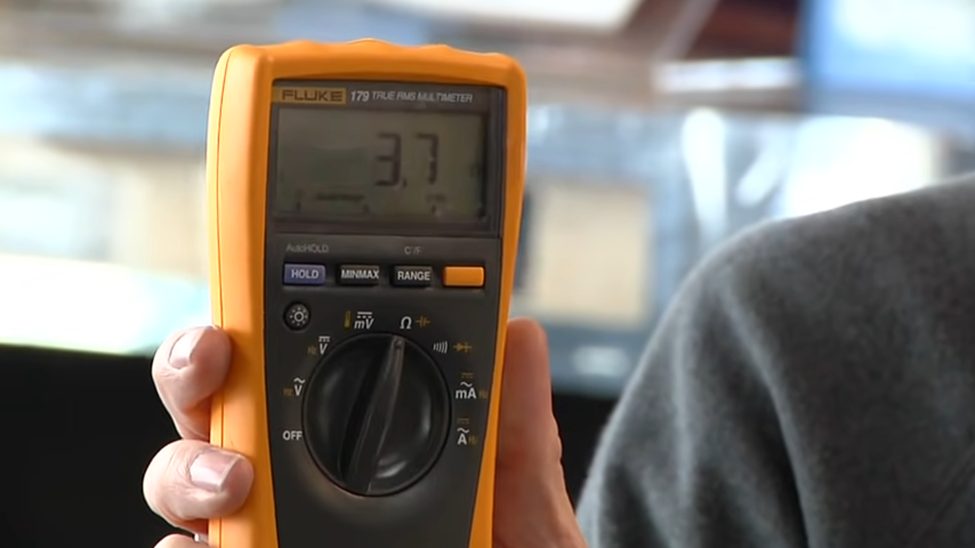 fluke multimeter at 3.7 reading