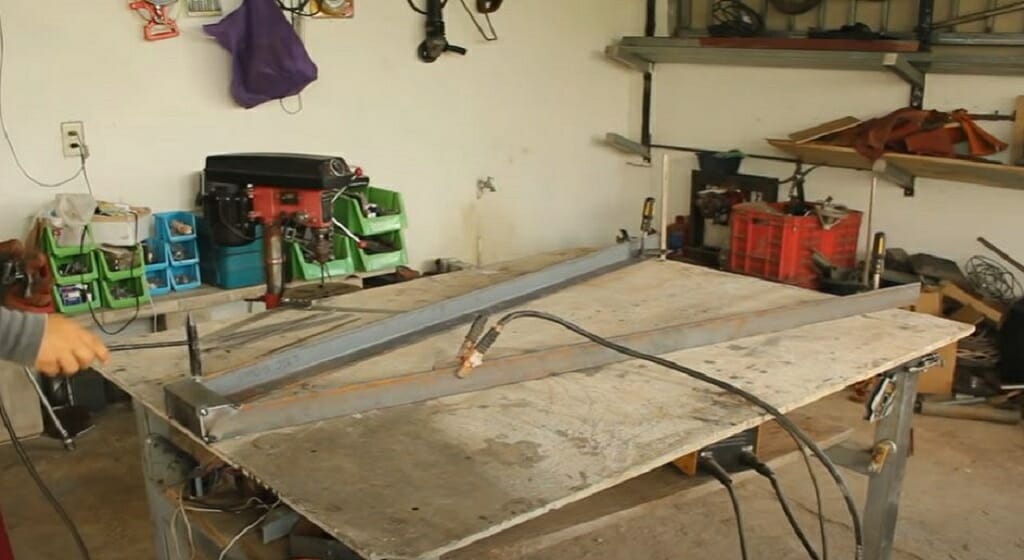 mock up the frame on the table