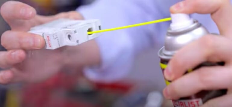 wd-40 cleaner for electronics