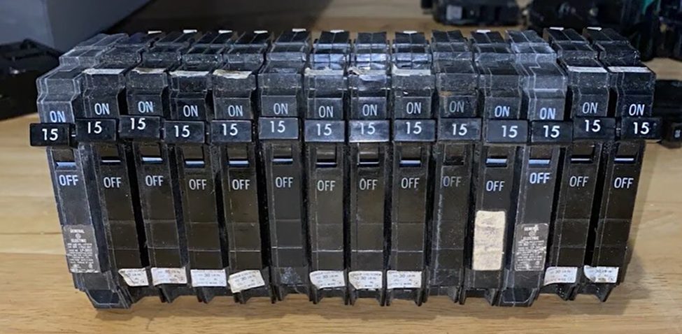 15 amperage breakers