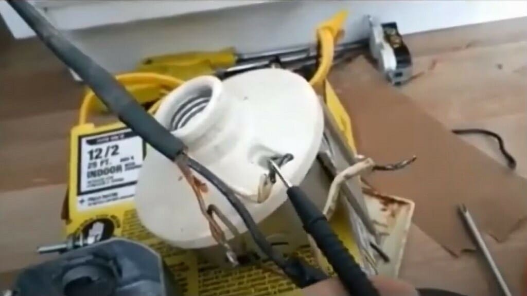 bulb receptacle