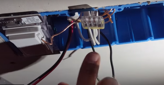 neutral wires are all connected inside a single connector