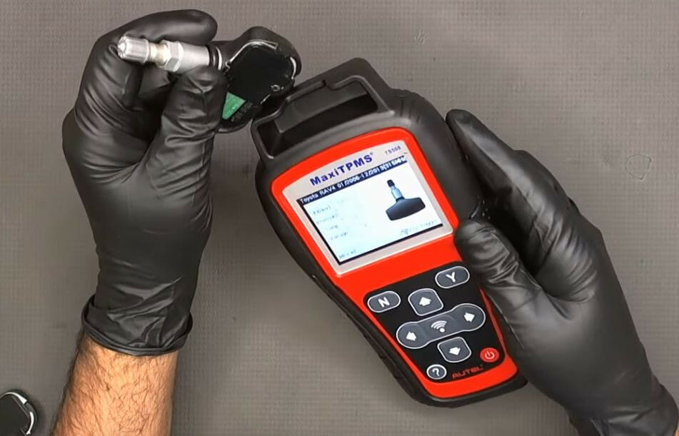 testing a TPMS sensor using a TPMS scan tool