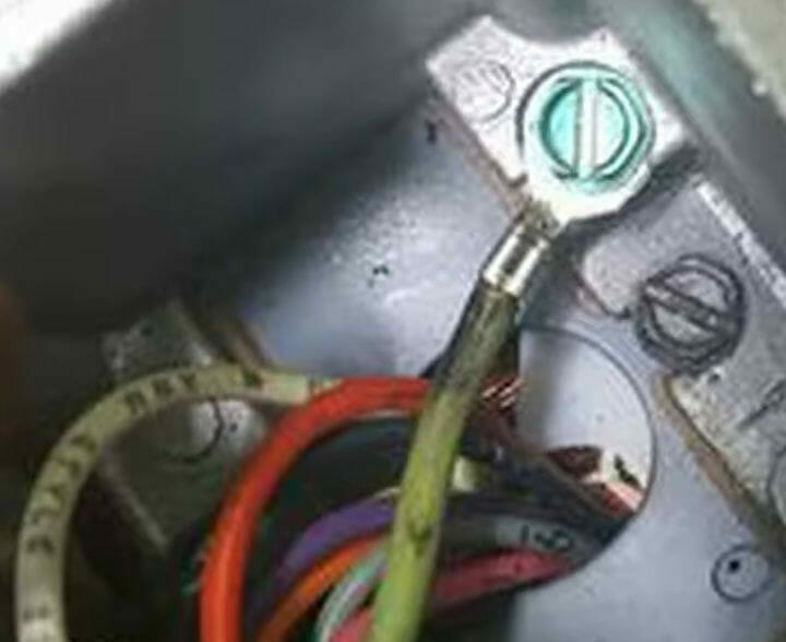 A connection of ground wires on the motor's body