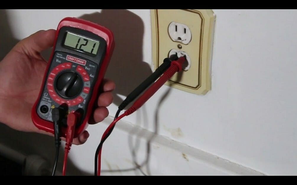 reading on craftsman multimeter while testing the outlet