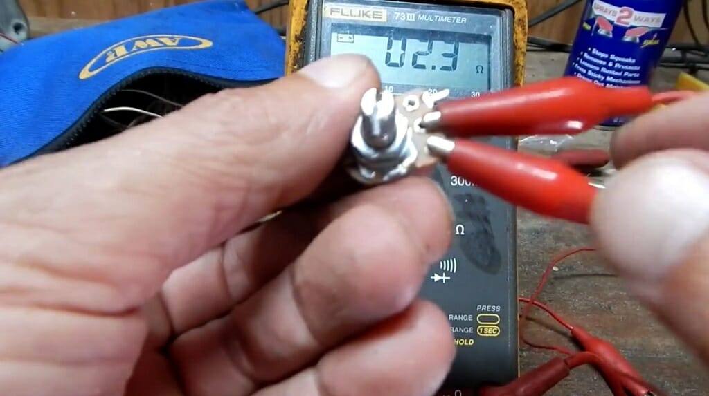 testing the wiper terminal with multimeter at a 02.3 reading