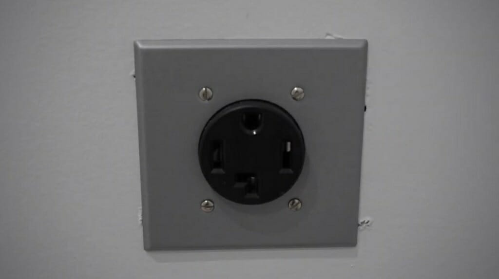 4-prong outlet in a silver cover