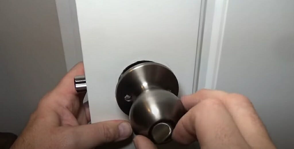 align inside and outside knob