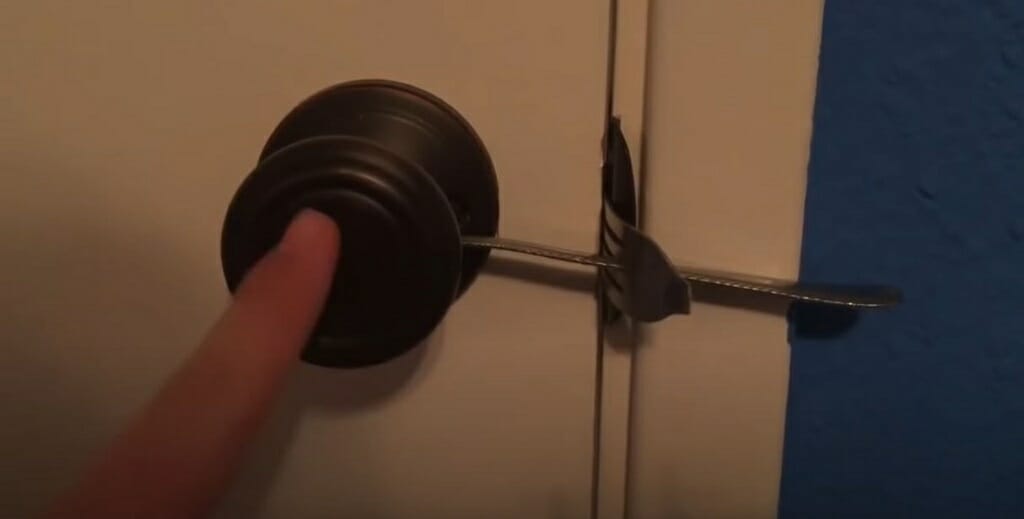 using fork to lock door