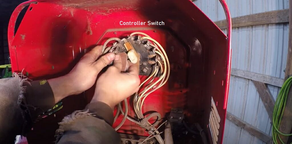 controller switch of a lincoln 225 welder