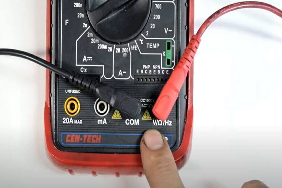 setting the multimeter to DC volts settings