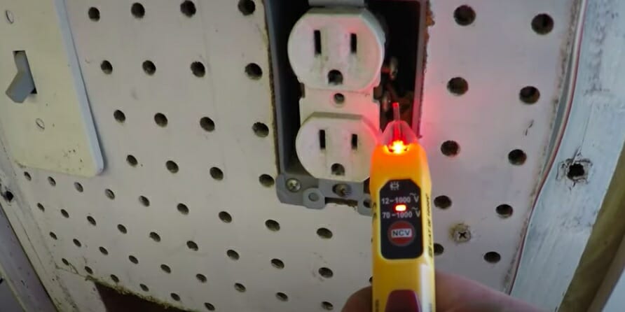 testing hot wire on outlet