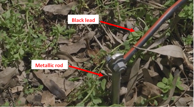 black lead and metallic rod