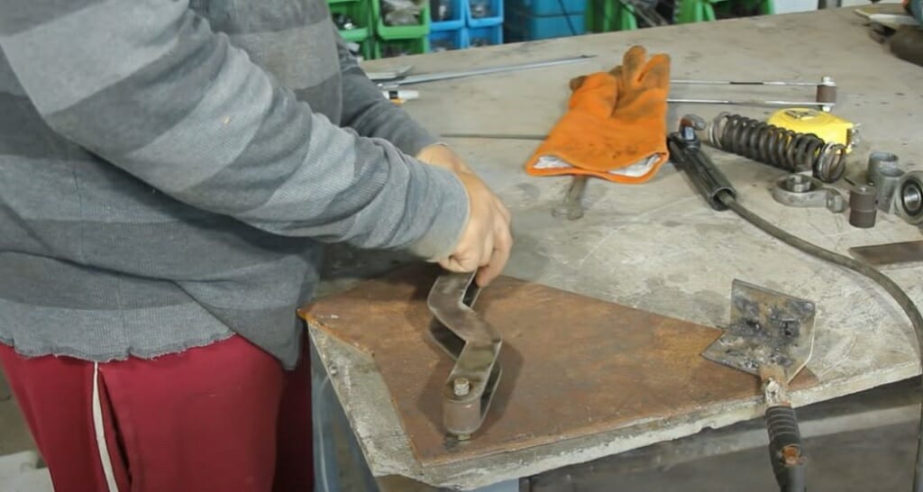 connecting steel plates using nuts and bolts