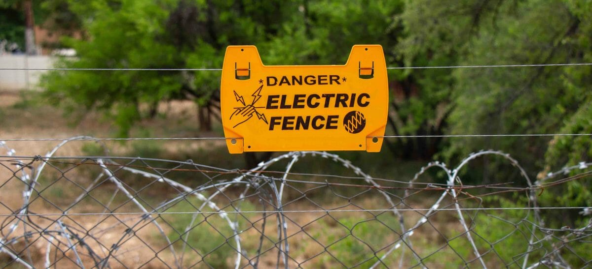 electric fence danger signage