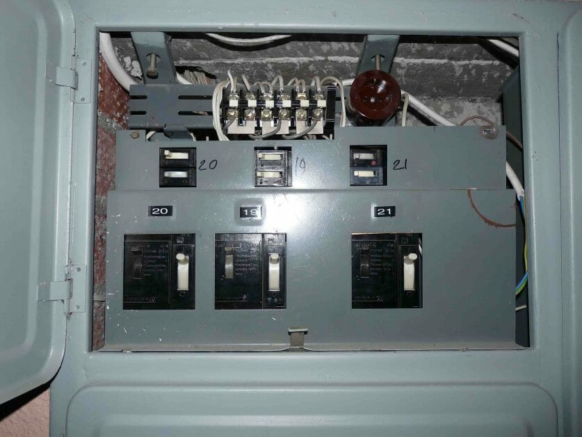 old circuit breakers in fuse box