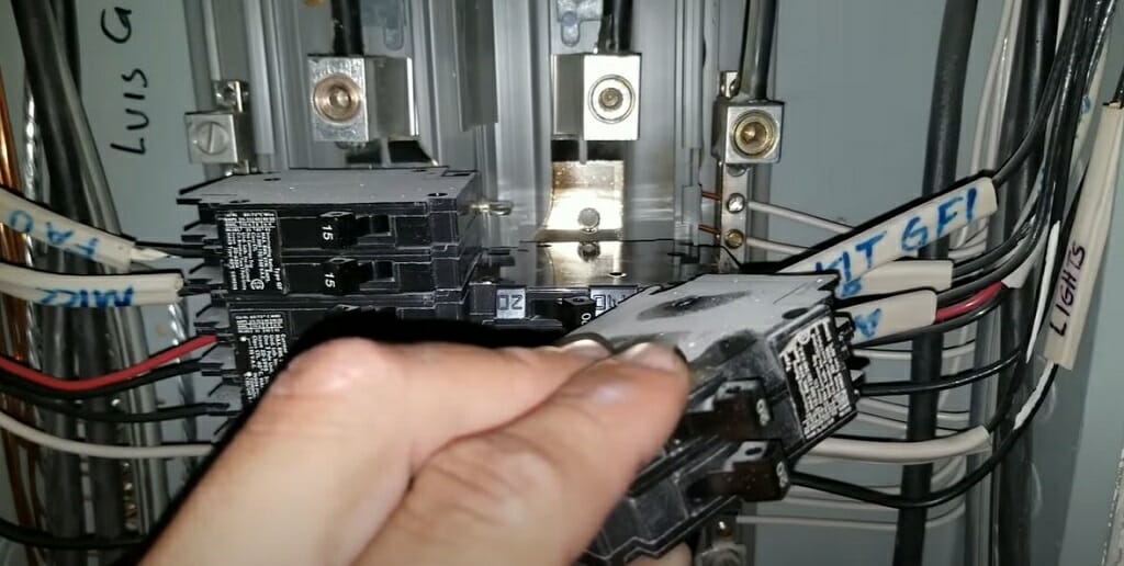 replacing a circuit breaker in zoom