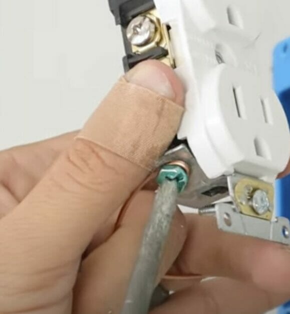 bare wire connects to the green screw