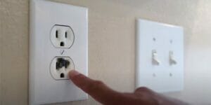 How to Replace an Outlet (9 Steps)