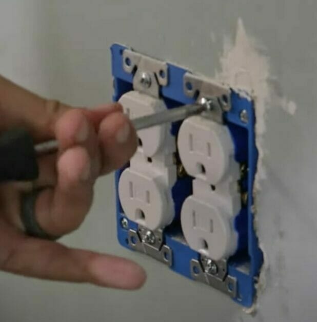 unscrew one outlet