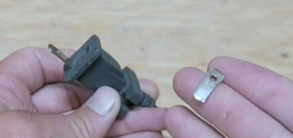 a plug with a broken prong cannot be used