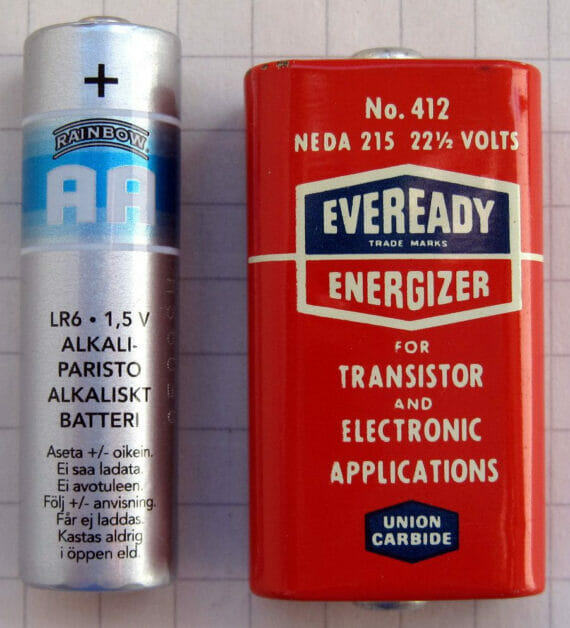 alkaline AA batteries