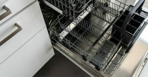 Can a Dishwasher and Disposal be on the Same Circuit (Guide)