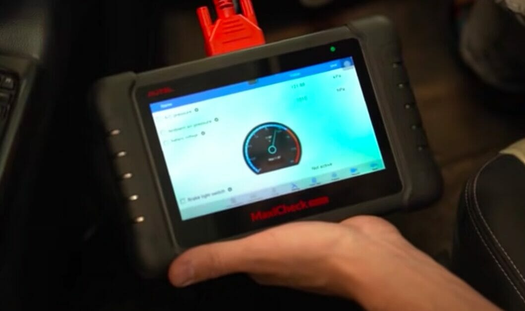 MaxiCheck device to check errors on cars