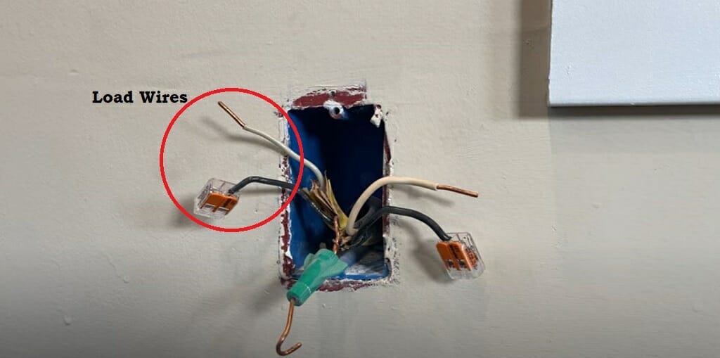 an identified load wires on an outlet