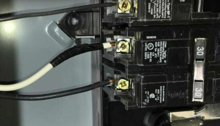How to Install a 220v Outlet in a Garage (9 Steps)