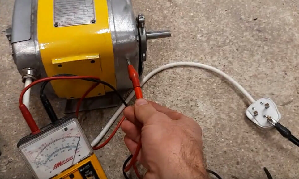 testing the insulation resistance using multimeter