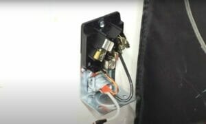 How to Install a 220v Outlet in a Garage (9 Steps)