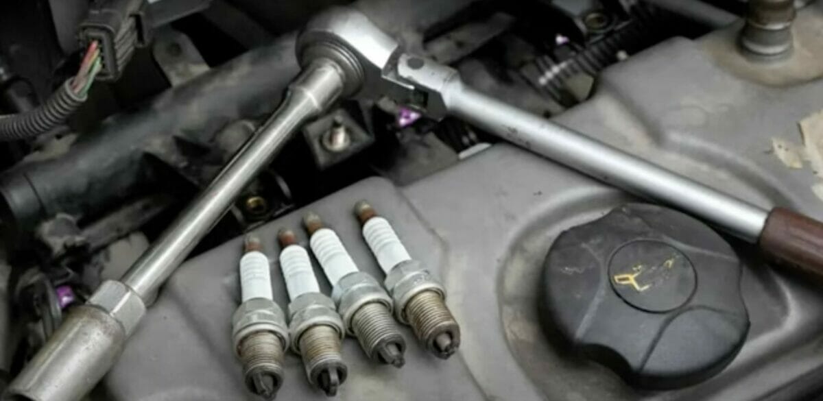 spark plugs and tool
