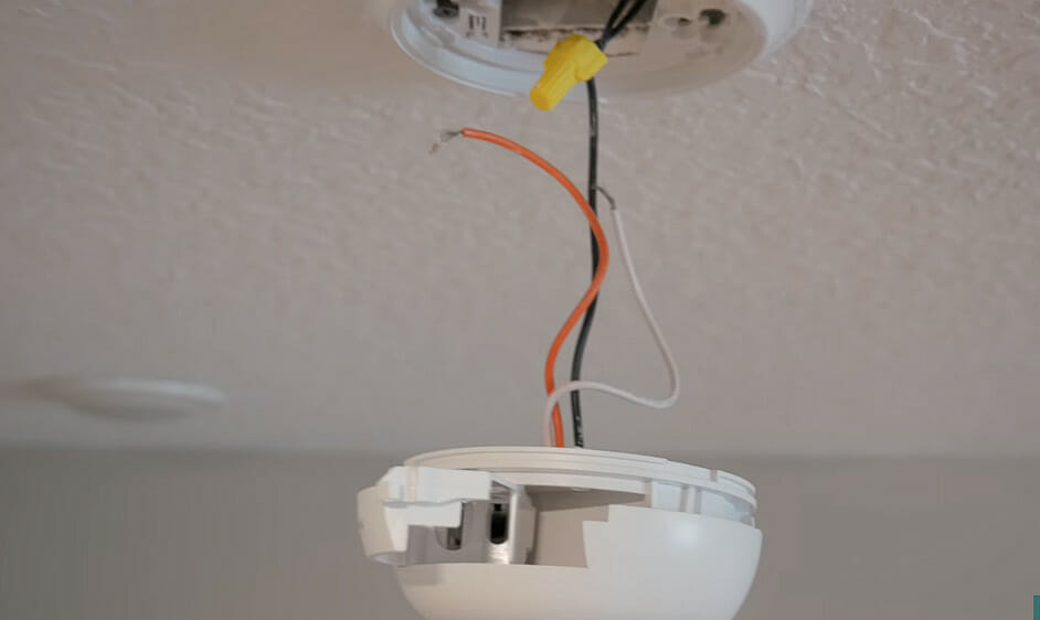 a hardwired smoke detector