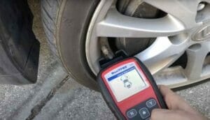 How to Test a TPMS Sensor Battery (2 Methods)