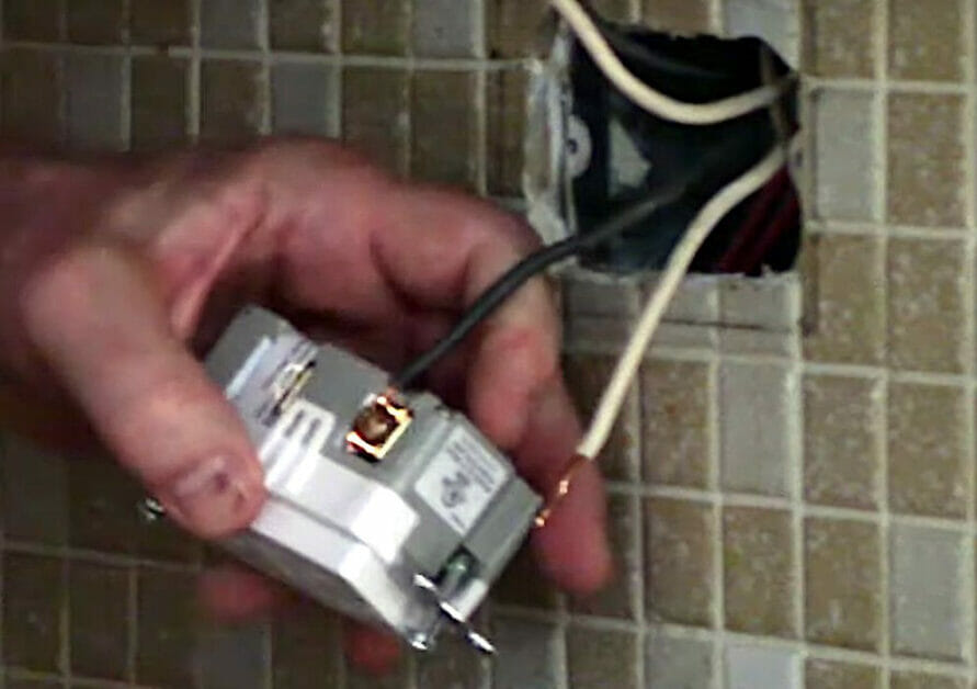 attaching the 4 wires to the GFCI Outlet