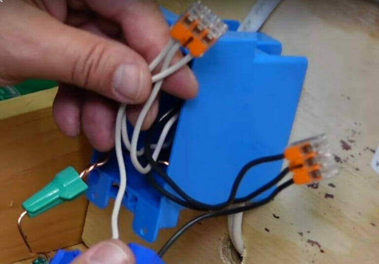 How to Wire Outlets in Series (Wiring Basics)