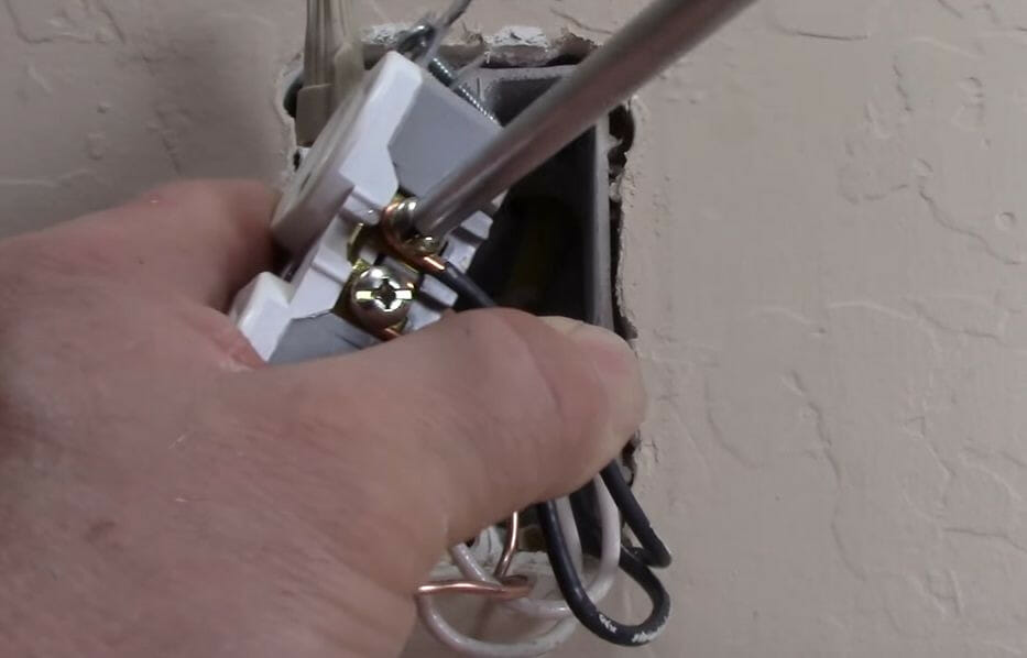 connect the hot wires to the brass terminals securely