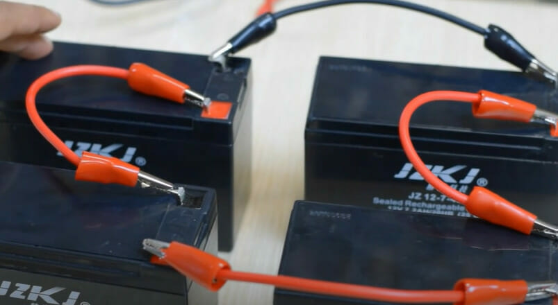 A connected wires on a 4 battery series