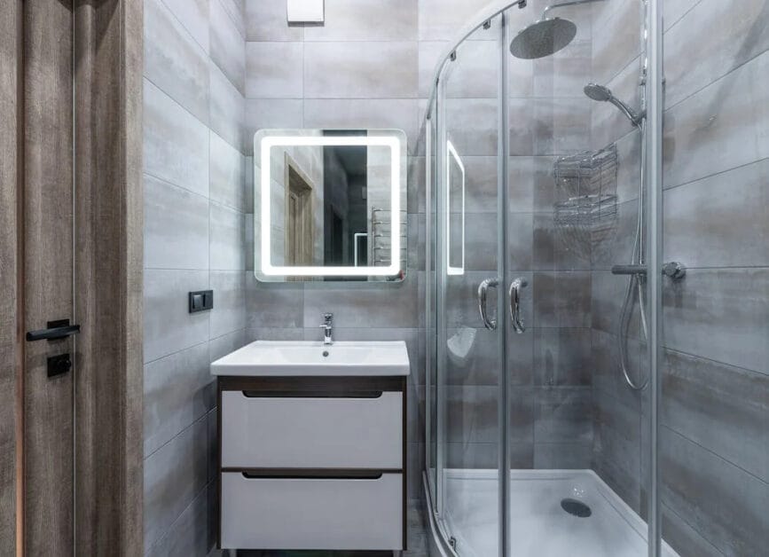 A small shower room