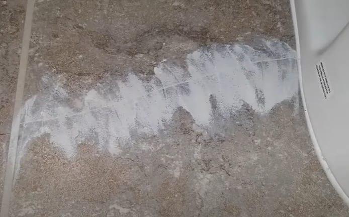 A crack tile fixed by an epoxy mixture