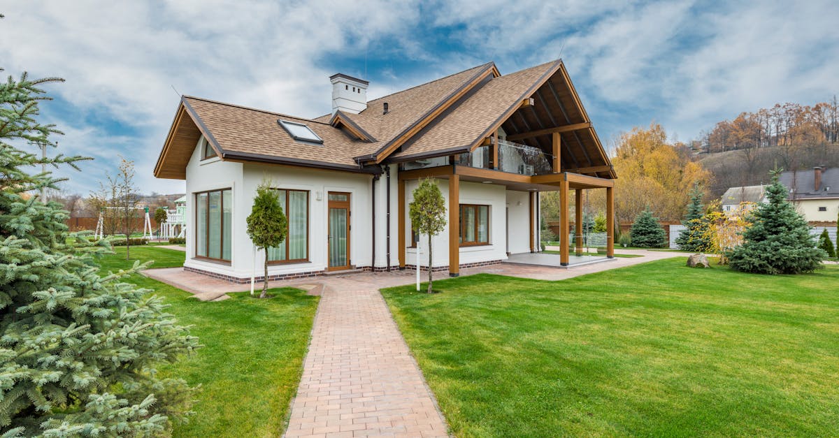 residential cottage house with courtyard 1